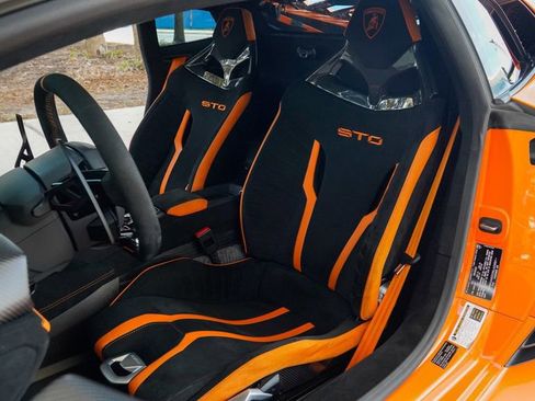 Used 2022 Lamborghini Huracan STO image 51