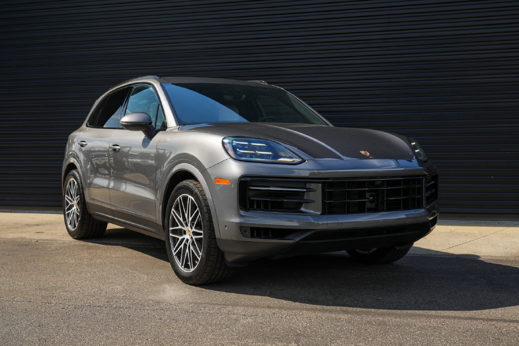 Certified 2026 Porsche Cayenne AWD/4WD image 38
