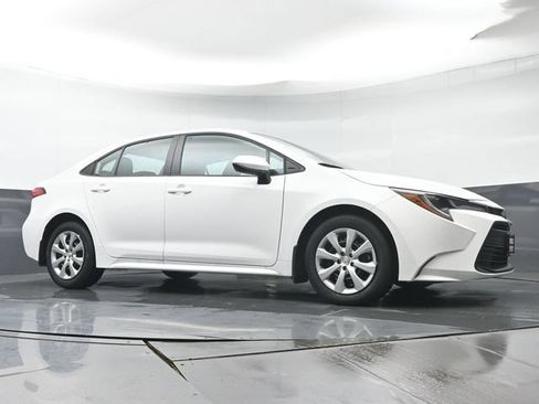 Certified 2026 Toyota Corolla LE FWD image 33