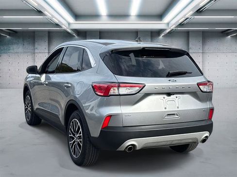 Used 2022 Ford Escape SE image 5