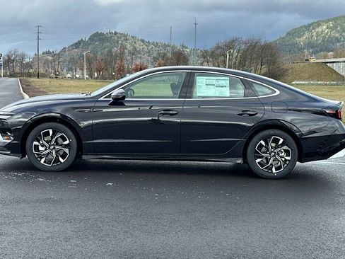 New 2025 Hyundai Sonata SEL image 6