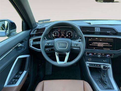 New 2025 Audi Q3 2.0T Premium image 12