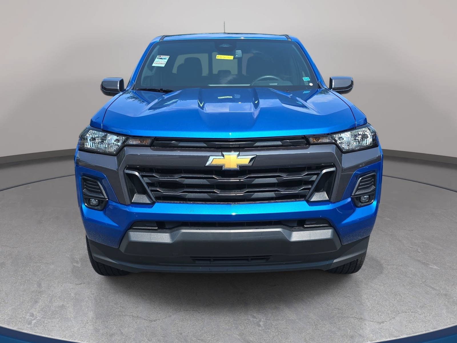 Used 2024 Chevrolet Colorado LT w/ LT Convenience Package II RWD image 2