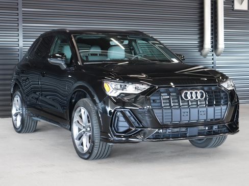 Used 2025 Audi Q3 2.0T Premium w/ Convenience Package image 12