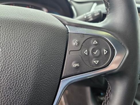Used 2023 Chevrolet Traverse LT FWD image 15