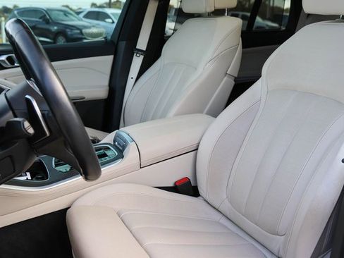 Used 2021 BMW X5 M50i w/ Executive Package image 14