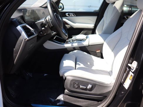 Used 2025 BMW X5 sDrive40i w/ Premium Package image 17