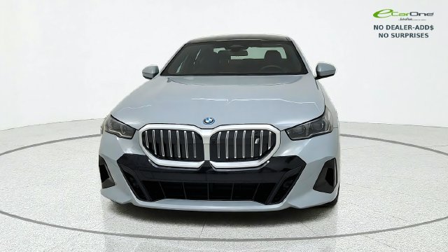 Used 2026 BMW i5 eDrive40 RWD image 2