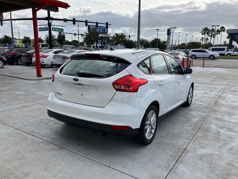 Used 2017 Ford Focus SE image 9
