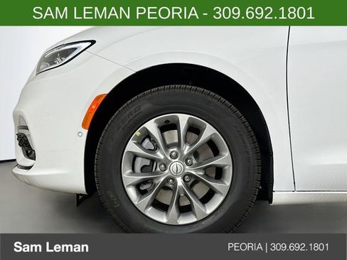 New 2026 Chrysler Pacifica Select image 31