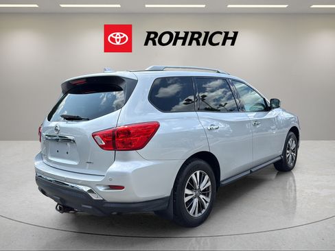 Used 2019 Nissan Pathfinder S AWD/4WD image 6