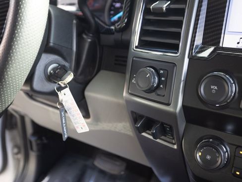 Used 2019 Ford F250 XLT w/ XLT Value Package image 27