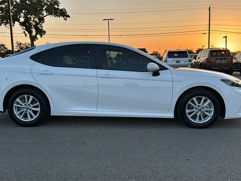 New 2025 Toyota Camry LE image 10