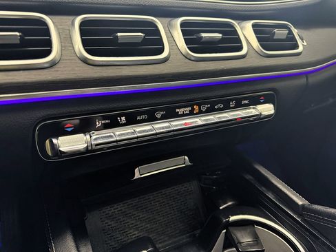 Used 2020 Mercedes-Benz GLE 350 4MATIC w/ Premium Package image 32