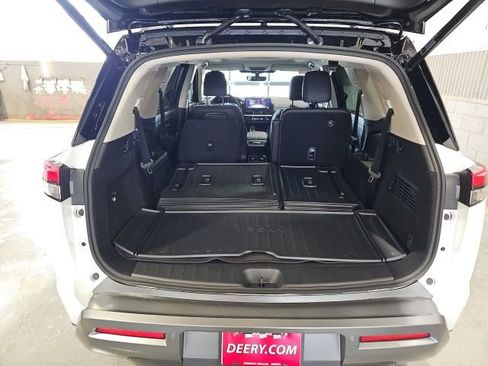 New 2026 Nissan Pathfinder Platinum AWD/4WD image 23