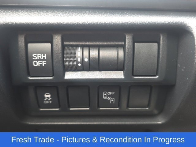 Used 2019 Subaru Crosstrek 2.0i Limited w/ Moonroof Package w/Navigation AWD/4WD image 19