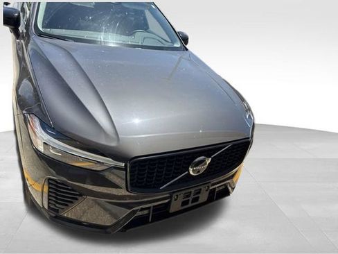 Used 2025 Volvo XC60 B5 Plus AWD/4WD image 8