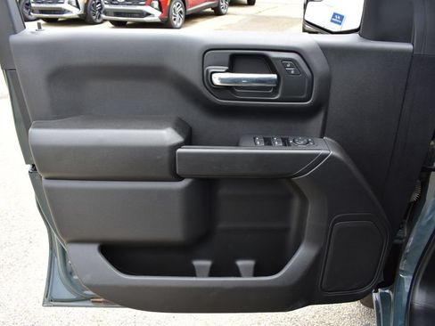 Used 2025 Chevrolet Silverado 1500 Custom Trail Boss w/ Dark Appearance Package AWD/4WD image 20