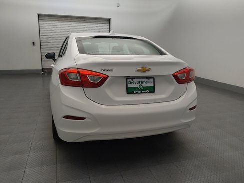 Used 2017 Chevrolet Cruze LT FWD image 6