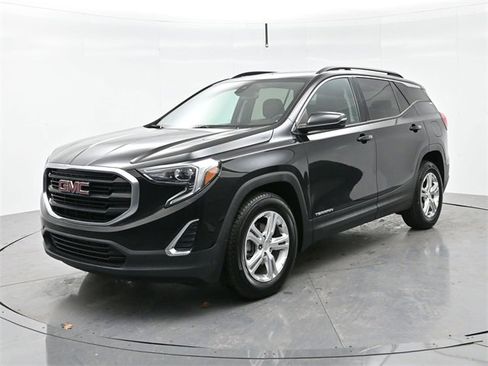 Used 2020 GMC Terrain SLE w/ Driver Convenience Package image 3