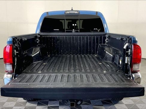Used 2019 Toyota Tacoma SR image 38