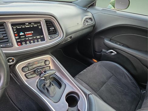 Used 2022 Dodge Challenger GT w/ Plus Package image 11