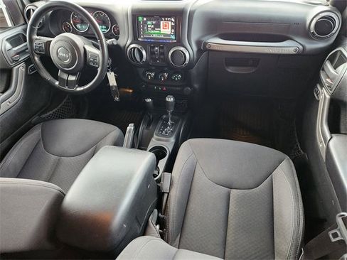 Used 2018 Jeep Wrangler Unlimited Sport S image 24