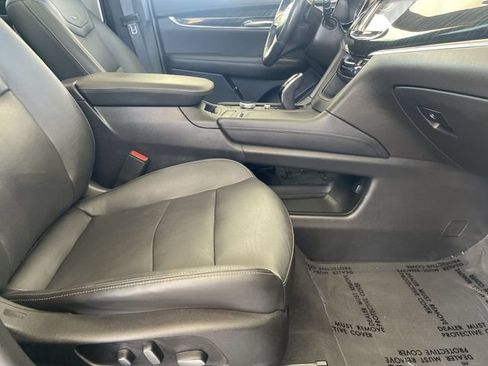 Used 2021 Cadillac XT6 Premium Luxury FWD image 29