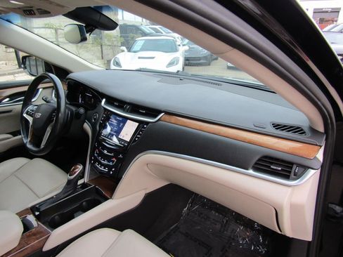 Used 2019 Cadillac XTS Luxury image 10
