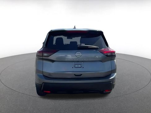 Used 2025 Nissan Rogue SV FWD image 12