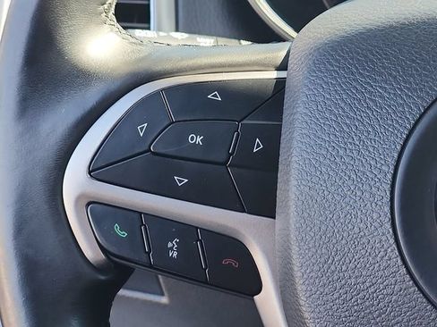 Used 2019 Jeep Grand Cherokee Altitude AWD/4WD image 21
