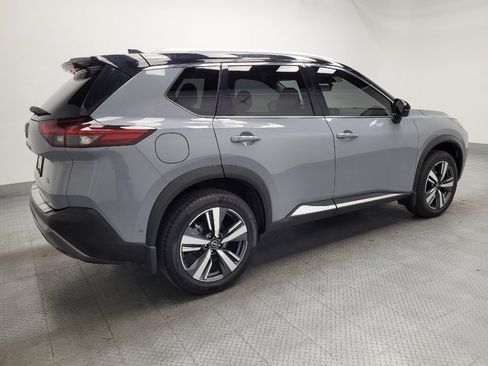 Used 2023 Nissan Rogue SL w/ SL Premium Package image 10