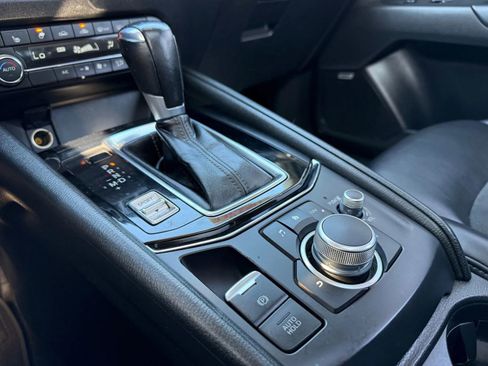 Used 2019 MAZDA CX-5 Touring image 17
