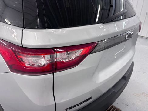 Used 2021 Chevrolet Traverse RS FWD image 23