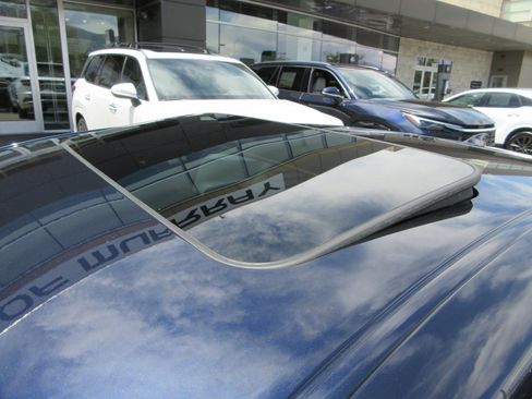 Used 2025 Lexus ES 300h w/ Premium Package FWD image 16