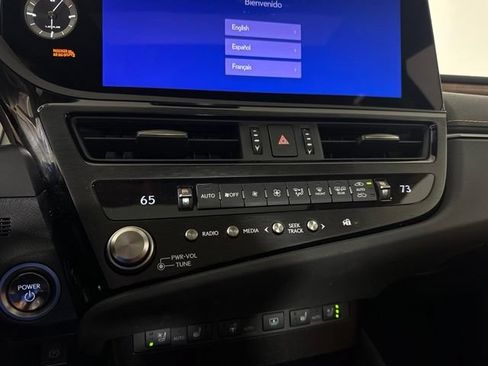Used 2025 Lexus ES 300h w/ Technology Package FWD image 22