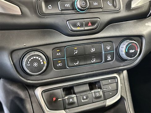 Used 2024 GMC Terrain SLE image 21