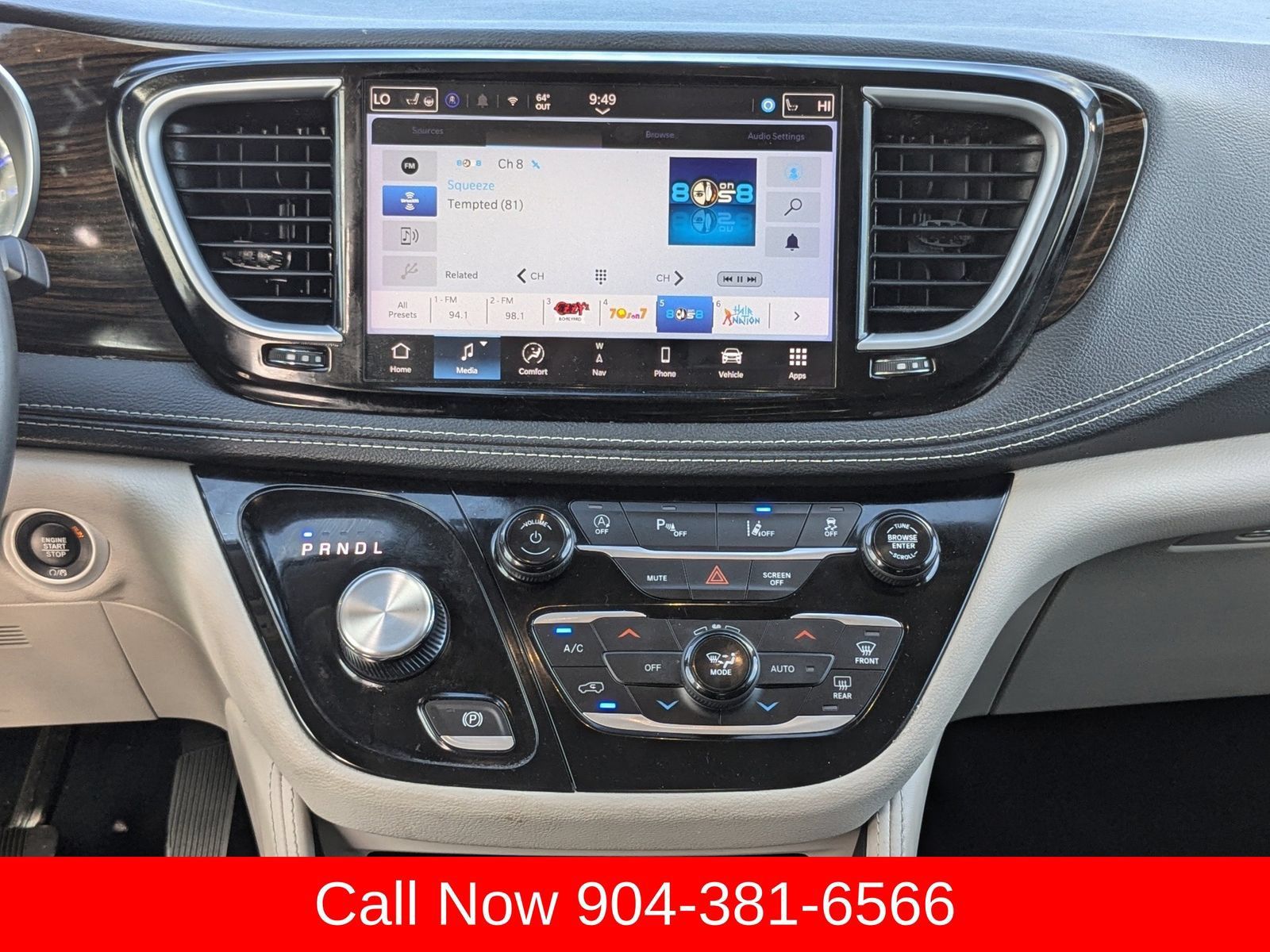 Used 2024 Chrysler Pacifica Limited FWD image 18