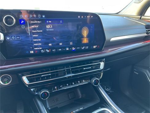 Used 2024 Chevrolet Traverse RS w/ LPO, Floor Liner Package image 10