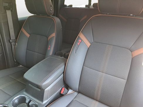 Used 2024 GMC Canyon AT4 w/ Canyon Safety Plus Package AWD/4WD image 11