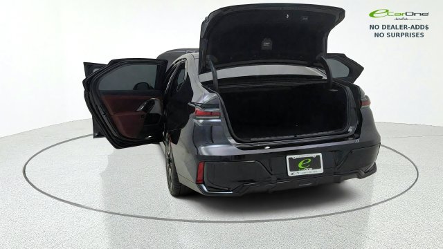 Used 2025 BMW i7 eDrive50 w/ M Sport Package RWD image 18