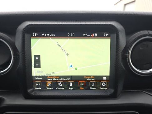 Used 2020 Jeep Gladiator Overland image 16