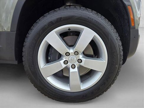 Used 2024 Land Rover Defender 110 SE image 22