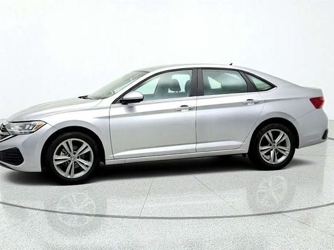 Used 2024 Volkswagen Jetta SE FWD image 8