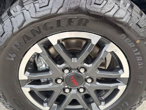 Used 2025 Toyota Tacoma SR5 image 21