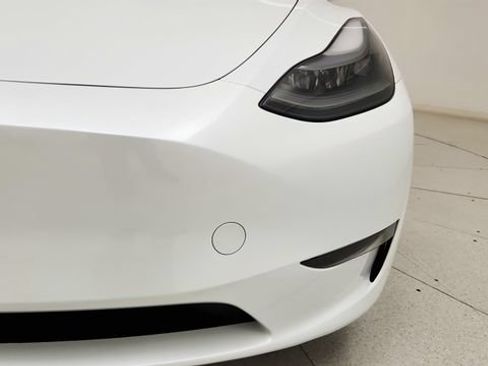 Used 2024 Tesla Model Y 2WD image 25