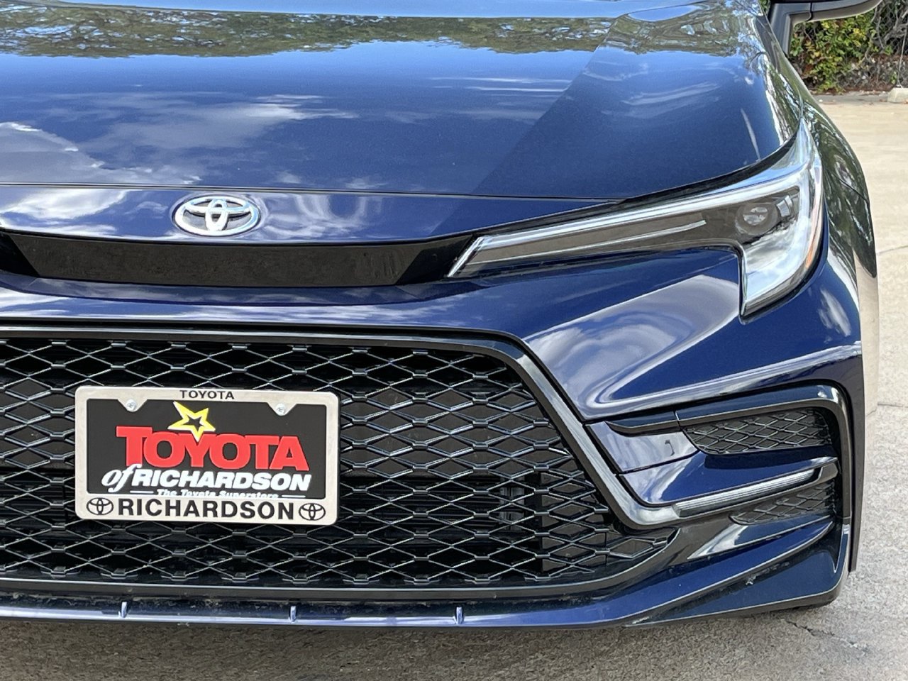 Used 2026 Toyota Corolla SE w/ SE Premium Package FWD image 8