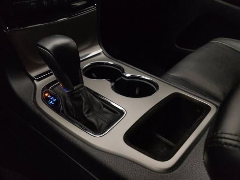 Used 2019 Jeep Grand Cherokee Limited RWD image 26
