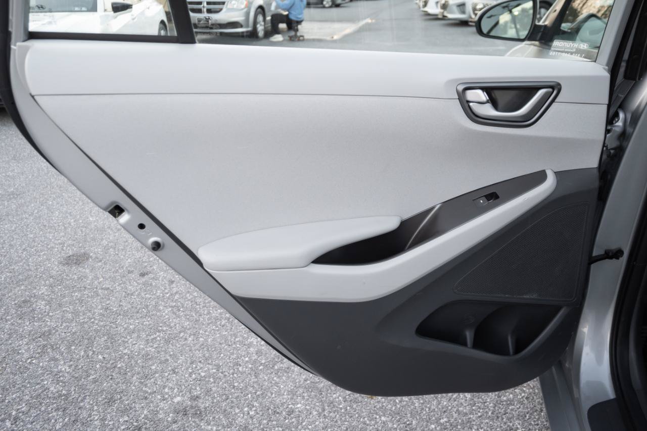 Used 2020 Hyundai Ioniq Blue FWD image 20