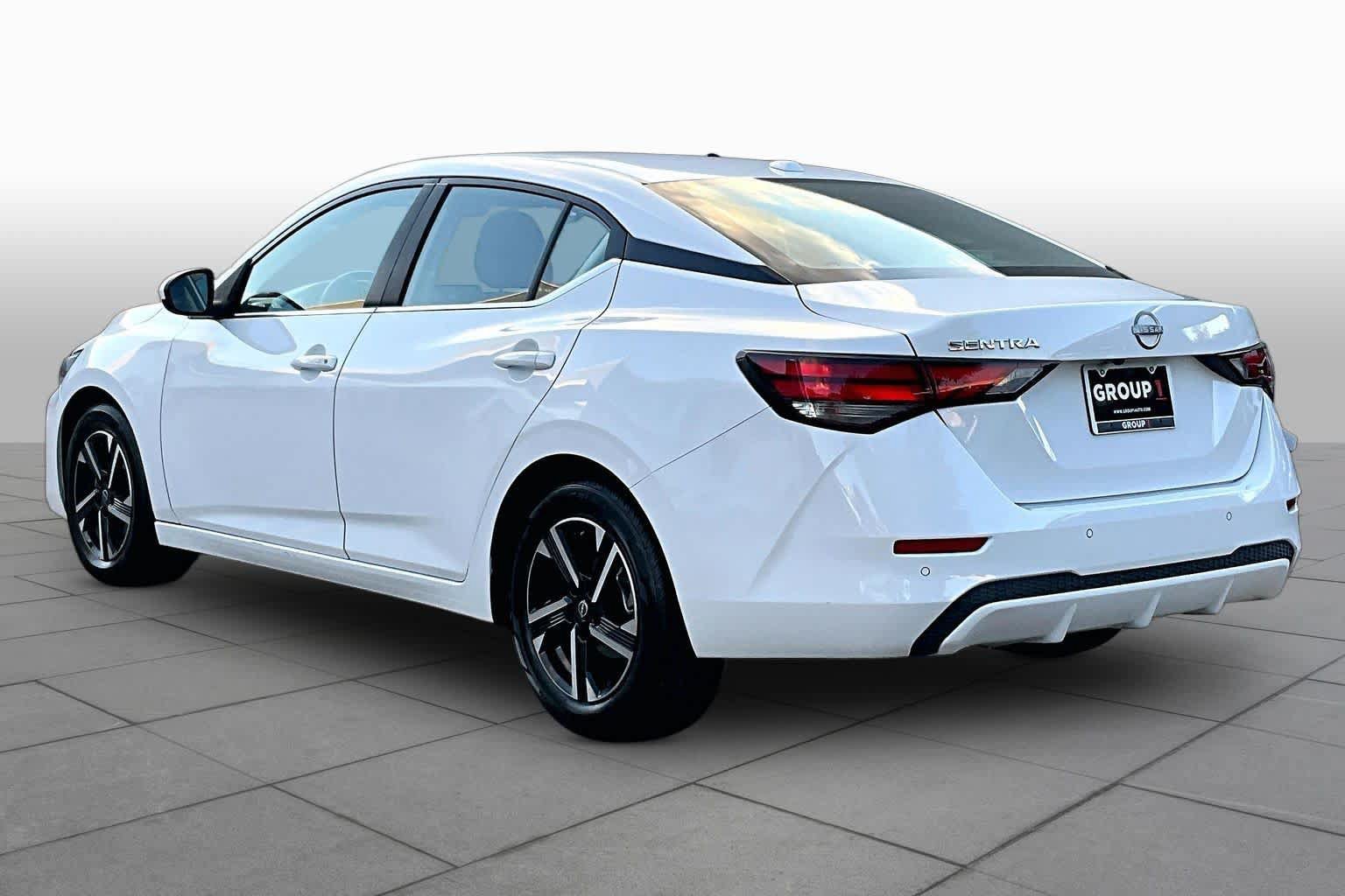 Used 2025 Nissan Sentra SV FWD image 12